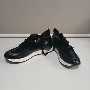 New! Chic Black & White Lace-Up Sneakers With Metallic & Suede Feel Accents NWOT